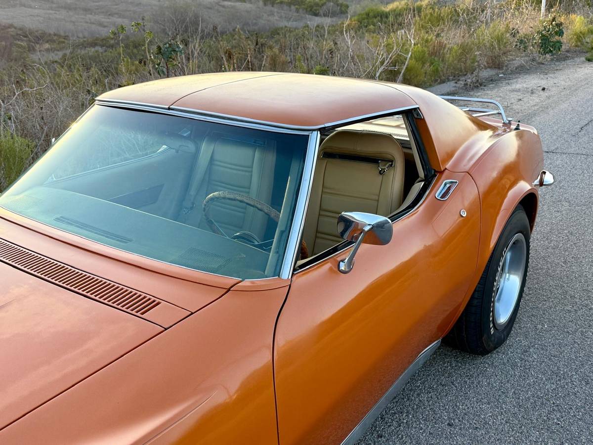 Chevrolet-Corvette-1972-188293-12