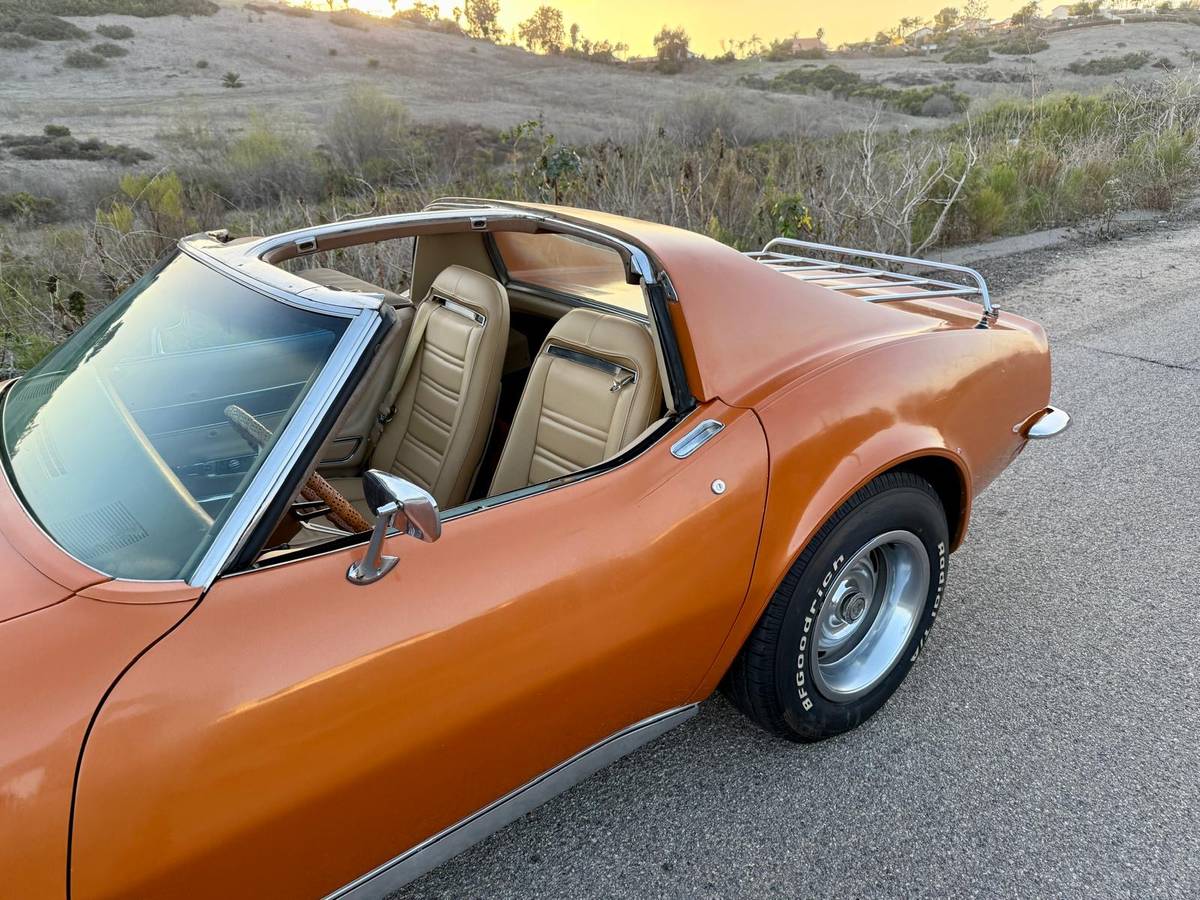 Chevrolet-Corvette-1972-188293-13