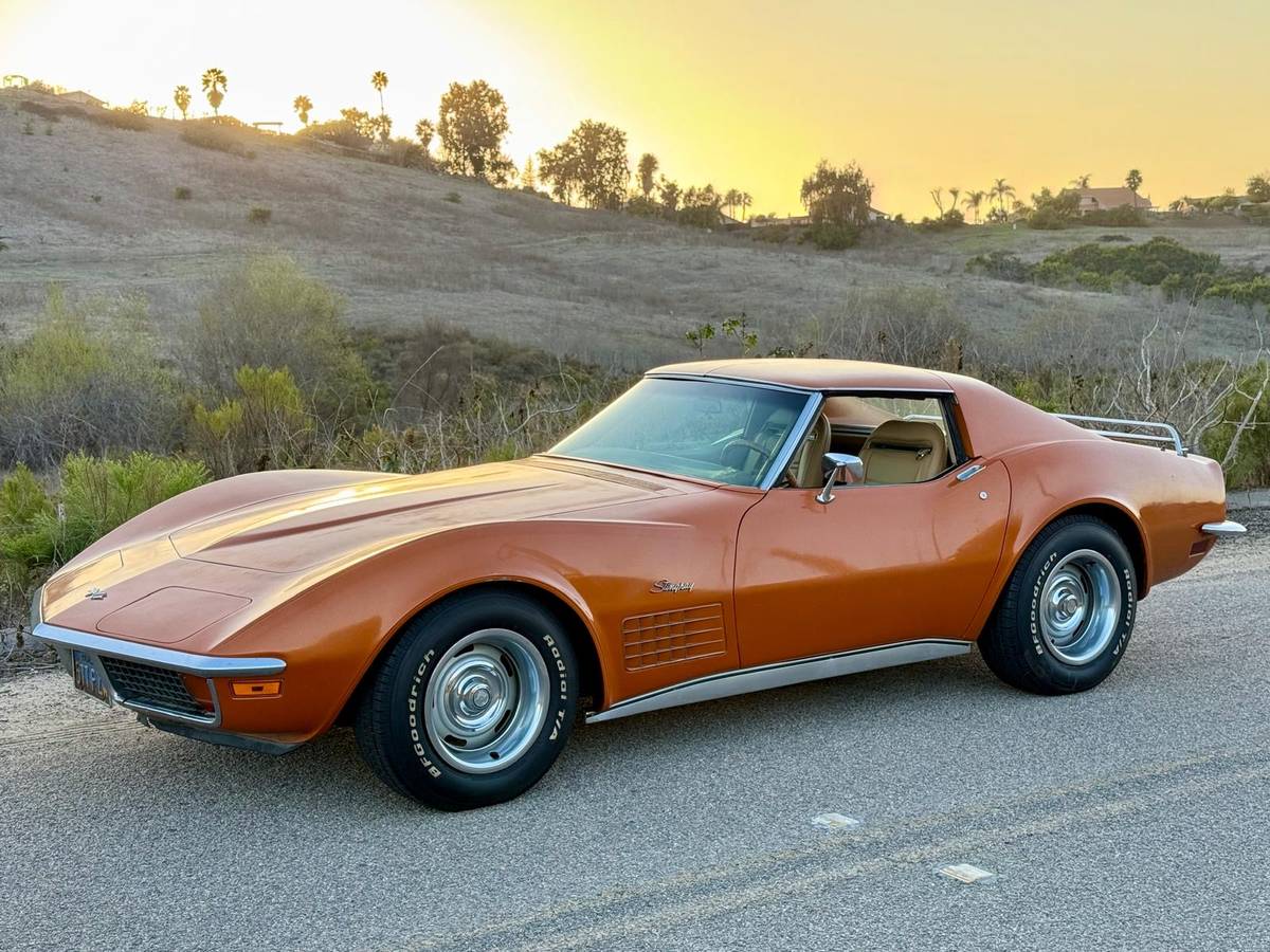 Chevrolet-Corvette-1972-188293-2