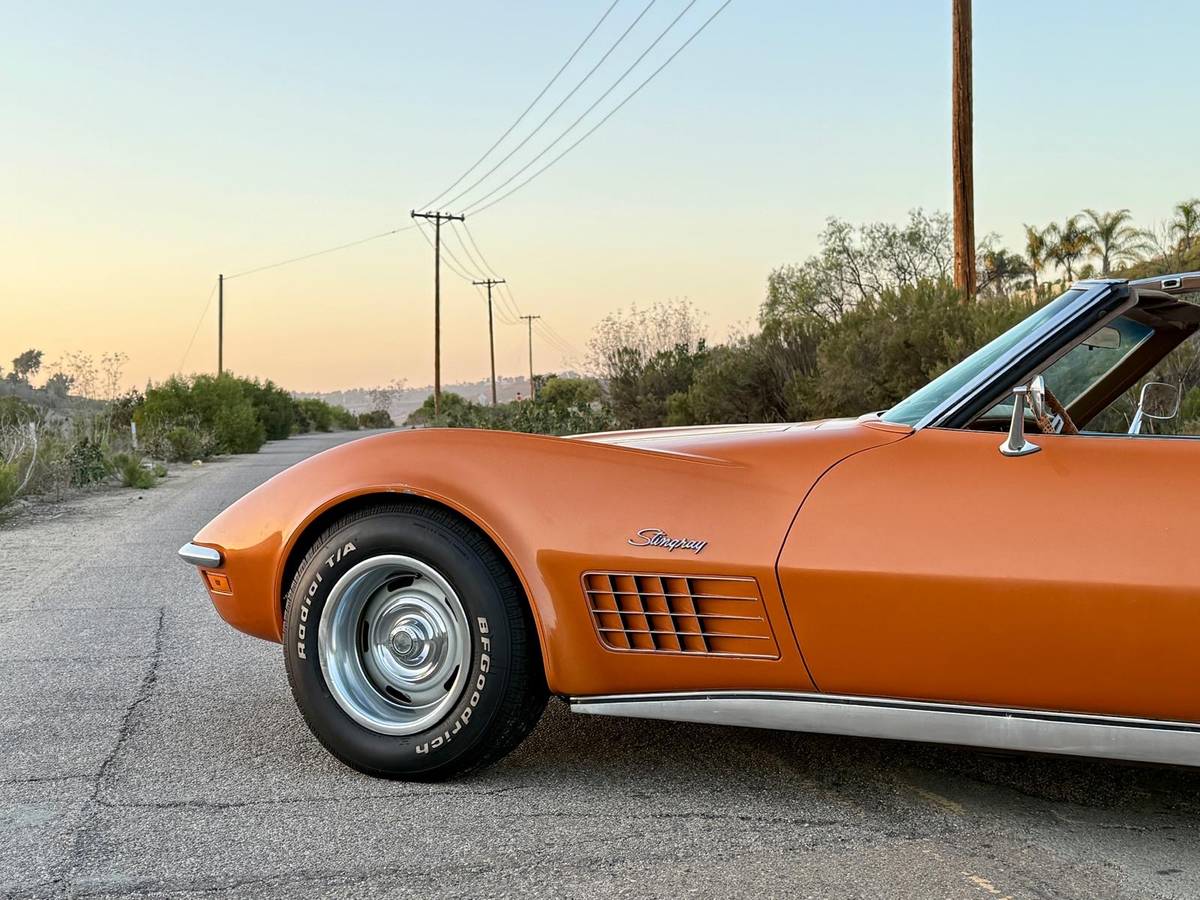 Chevrolet-Corvette-1972-188293-3