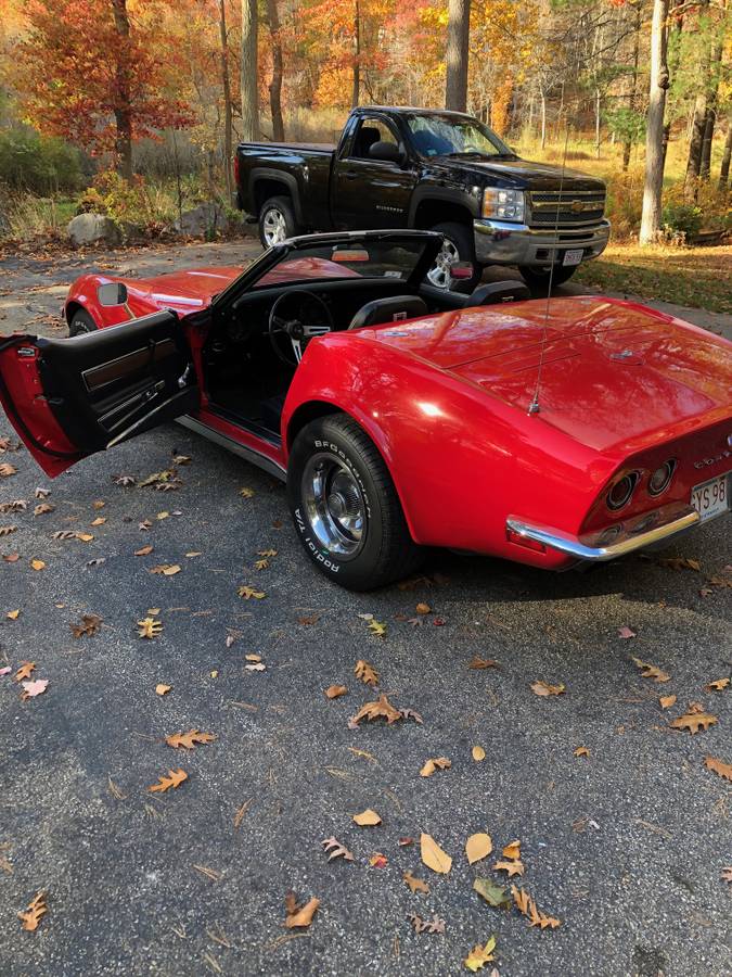 Chevrolet-Corvette-1972-red-117482-3