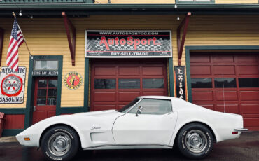 Chevrolet-Corvette-1973-White-Black-7475-1