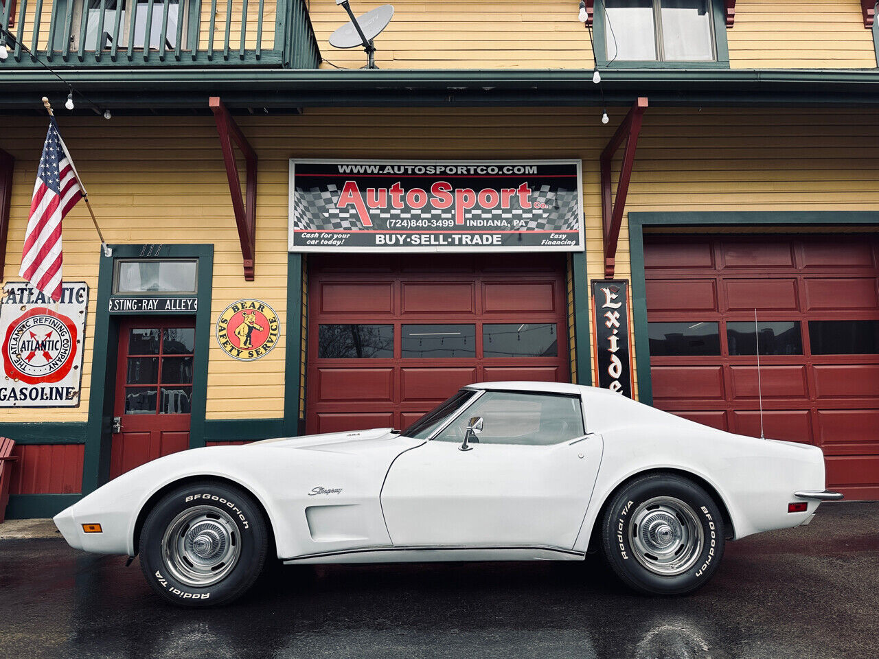 Chevrolet-Corvette-1973-White-Black-7475-1