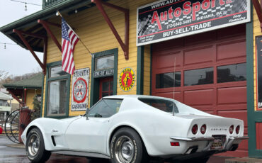 Chevrolet-Corvette-1973-White-Black-7475-2