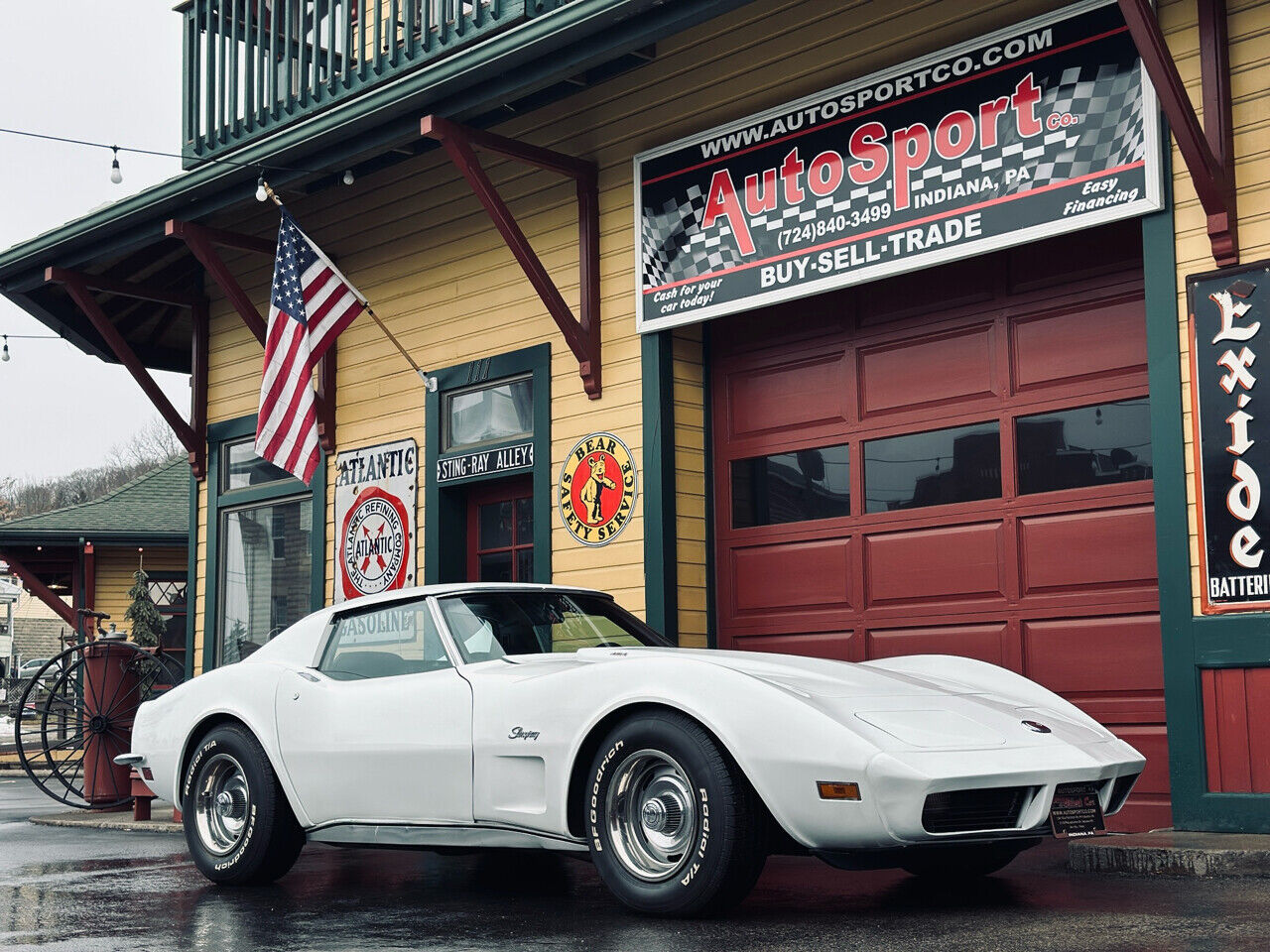 Chevrolet-Corvette-1973-White-Black-7475-3