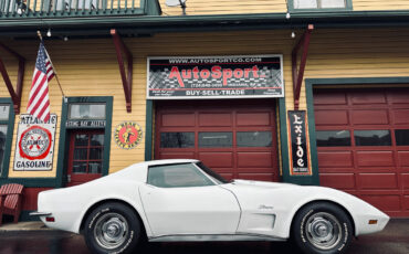 Chevrolet-Corvette-1973-White-Black-7475-4