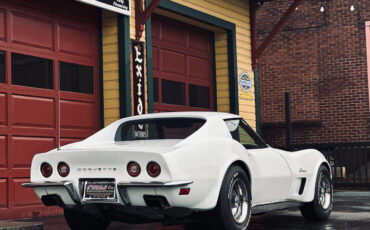 Chevrolet-Corvette-1973-White-Black-7475-5