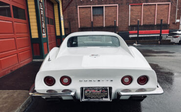 Chevrolet-Corvette-1973-White-Black-7475-6