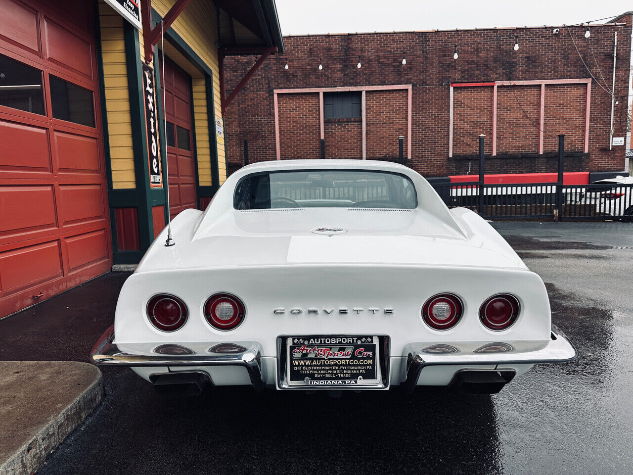 Chevrolet-Corvette-1973-White-Black-7475-7