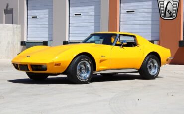 Chevrolet-Corvette-1973-Yellow-Black-147728-3