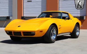 Chevrolet-Corvette-1973-Yellow-Black-147728-4