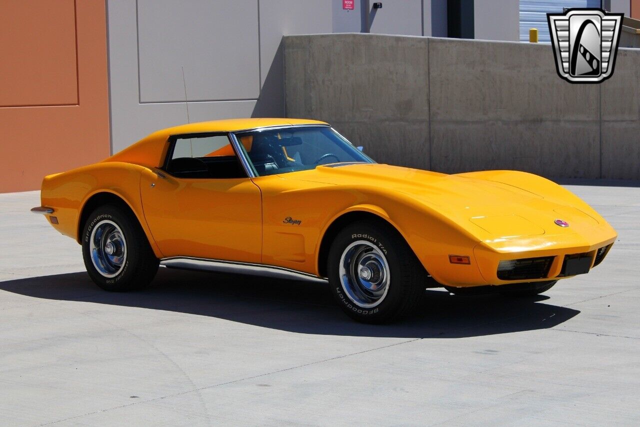 Chevrolet-Corvette-1973-Yellow-Black-147728-6