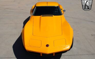 Chevrolet-Corvette-1973-Yellow-Black-147728-8