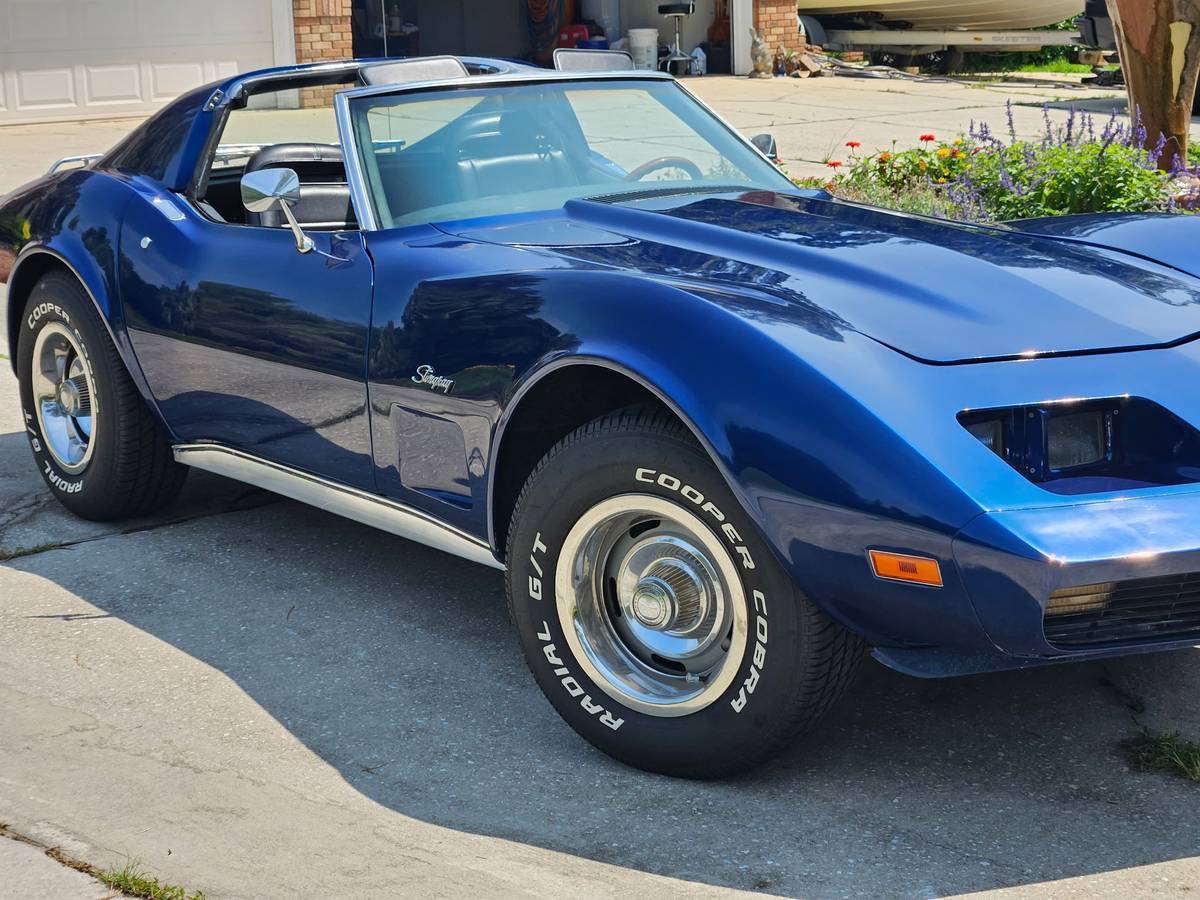 Chevrolet-Corvette-1973-blue-45890-1