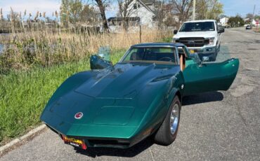 Chevrolet-Corvette-1973-green-99779-7