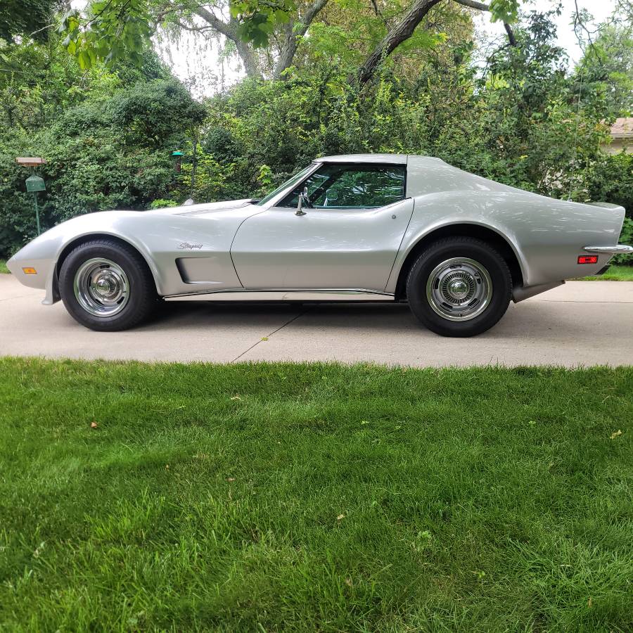 Chevrolet-Corvette-1973-silver-123115-2