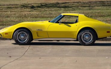 Chevrolet-Corvette-1974-7012-1