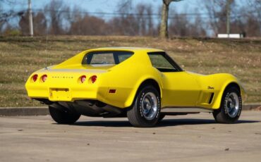 Chevrolet-Corvette-1974-7012-5