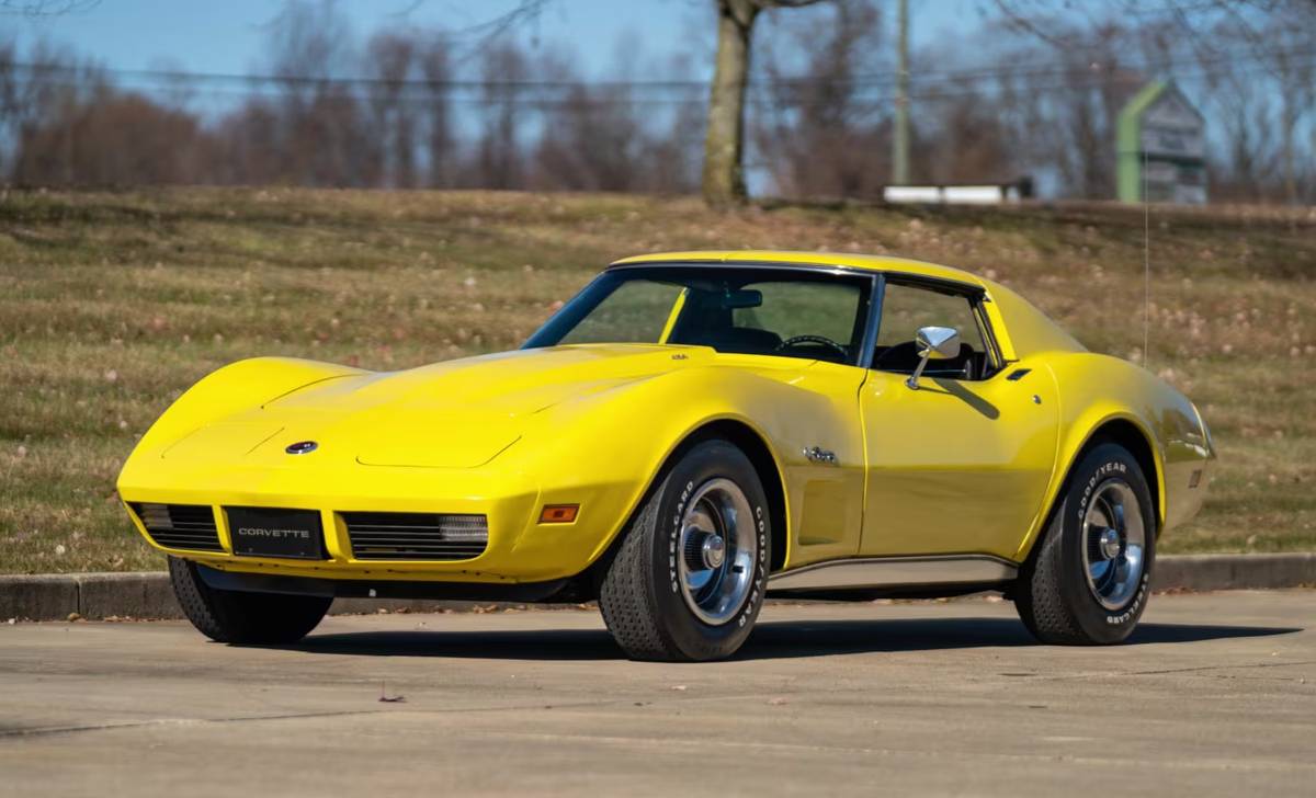 Chevrolet-Corvette-1974-7012