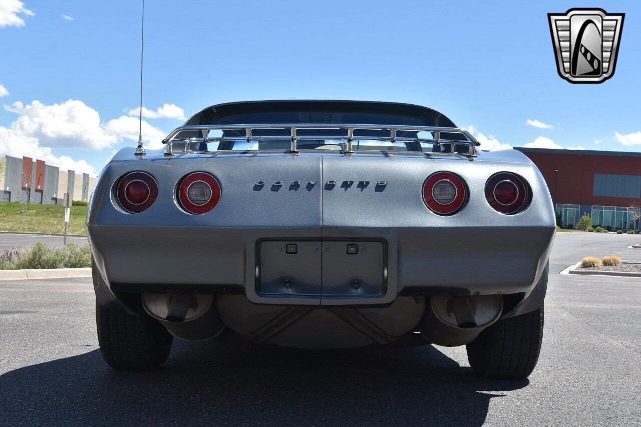 Chevrolet-Corvette-1974-Gray-Black-21594-5