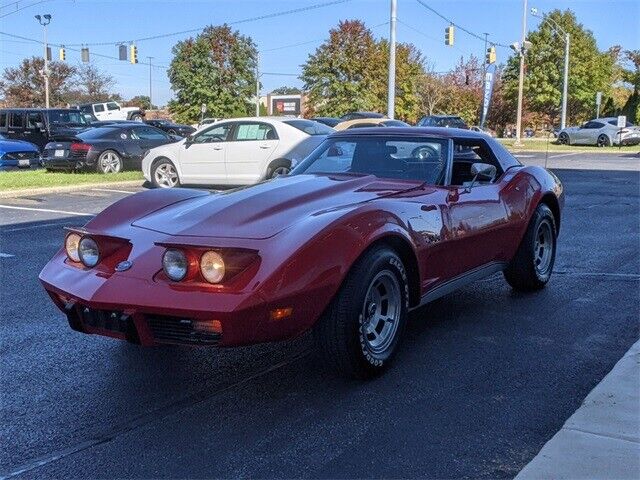 Chevrolet-Corvette-1975-Orange-Black-109458-2