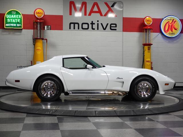 Chevrolet-Corvette-1975-White-Tan-60700-1