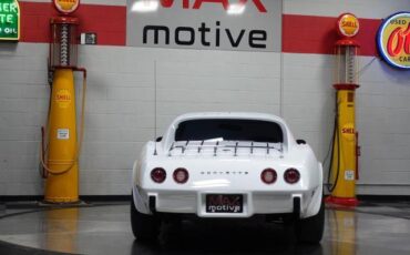 Chevrolet-Corvette-1975-White-Tan-60700-3