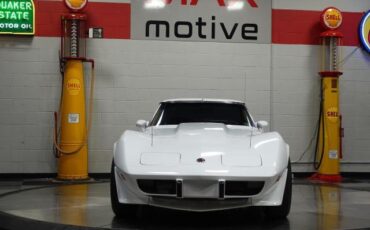 Chevrolet-Corvette-1975-White-Tan-60700-4