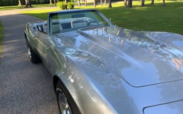 Chevrolet-Corvette-1975-silver-57936-10