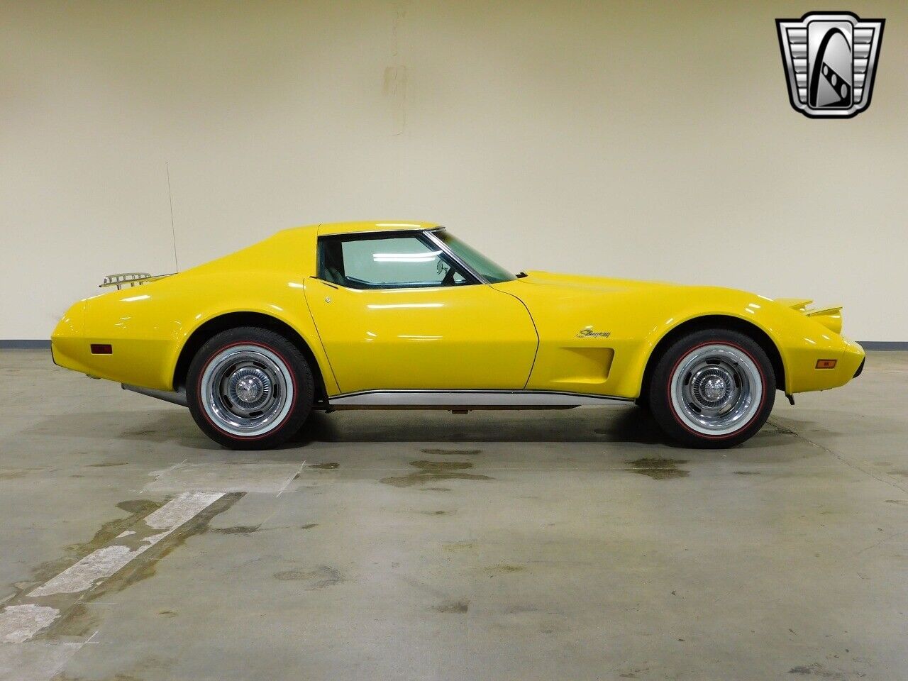 Chevrolet-Corvette-1976-Yellow-Black-152328-5