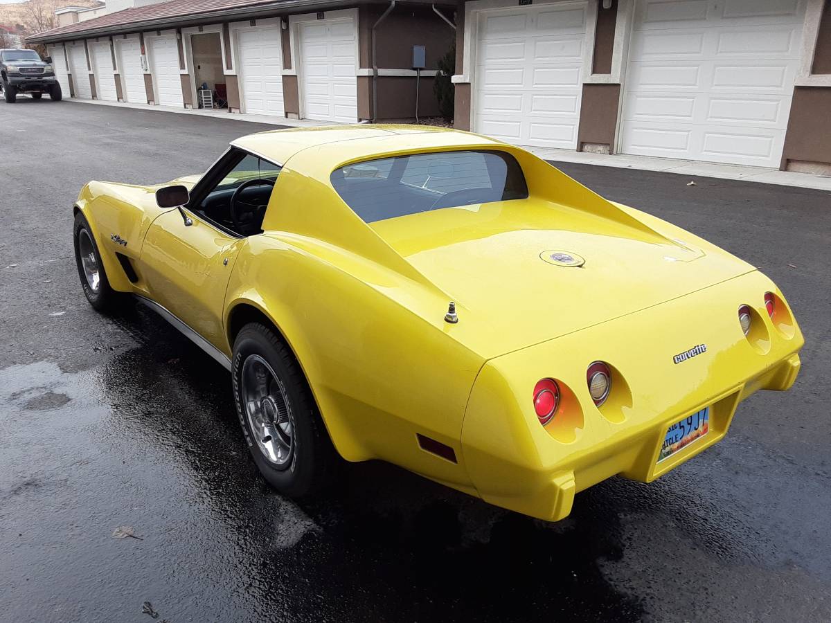 Chevrolet-Corvette-1976-yellow-145645-2