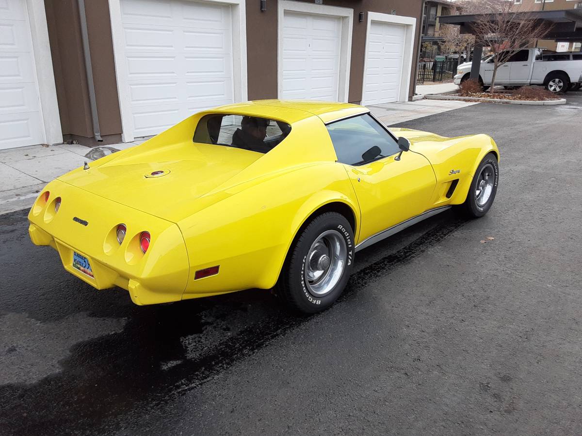 Chevrolet-Corvette-1976-yellow-145645-3