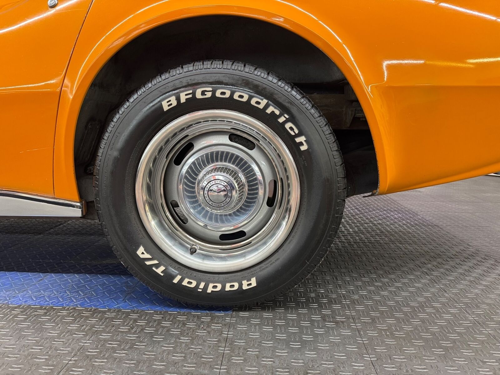 Chevrolet-Corvette-1977-Orange-Tan-132275-20