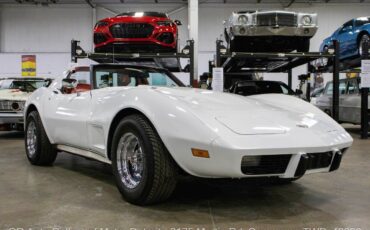 Chevrolet-Corvette-1977-White-Red-140758-10