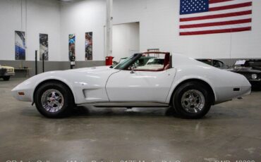 Chevrolet-Corvette-1977-White-Red-140758-3