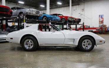 Chevrolet-Corvette-1977-White-Red-140758-8