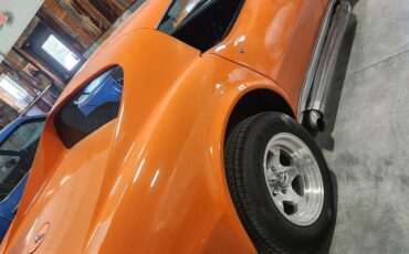 Chevrolet-Corvette-1977-orange-83686