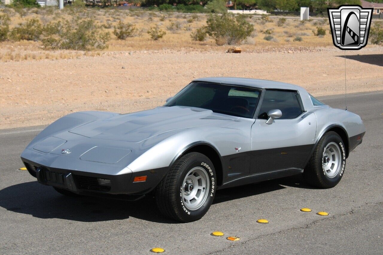 Chevrolet-Corvette-1978-Silver-Orange-117204-4