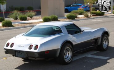 Chevrolet-Corvette-1978-Silver-Orange-117204-8