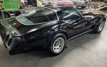 Chevrolet-Corvette-1978-black-75153-2