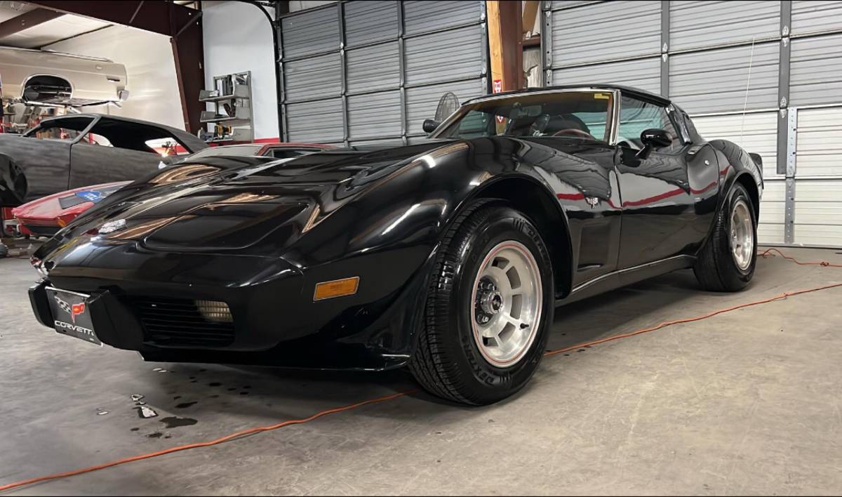 Chevrolet-Corvette-1978-black-75153-3