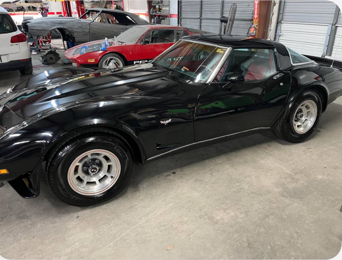 Chevrolet-Corvette-1978-black-75153-4