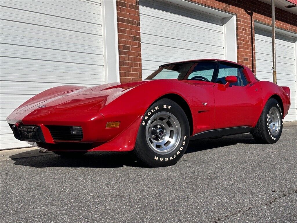 Chevrolet-Corvette-1979-Red-Black-29047-1