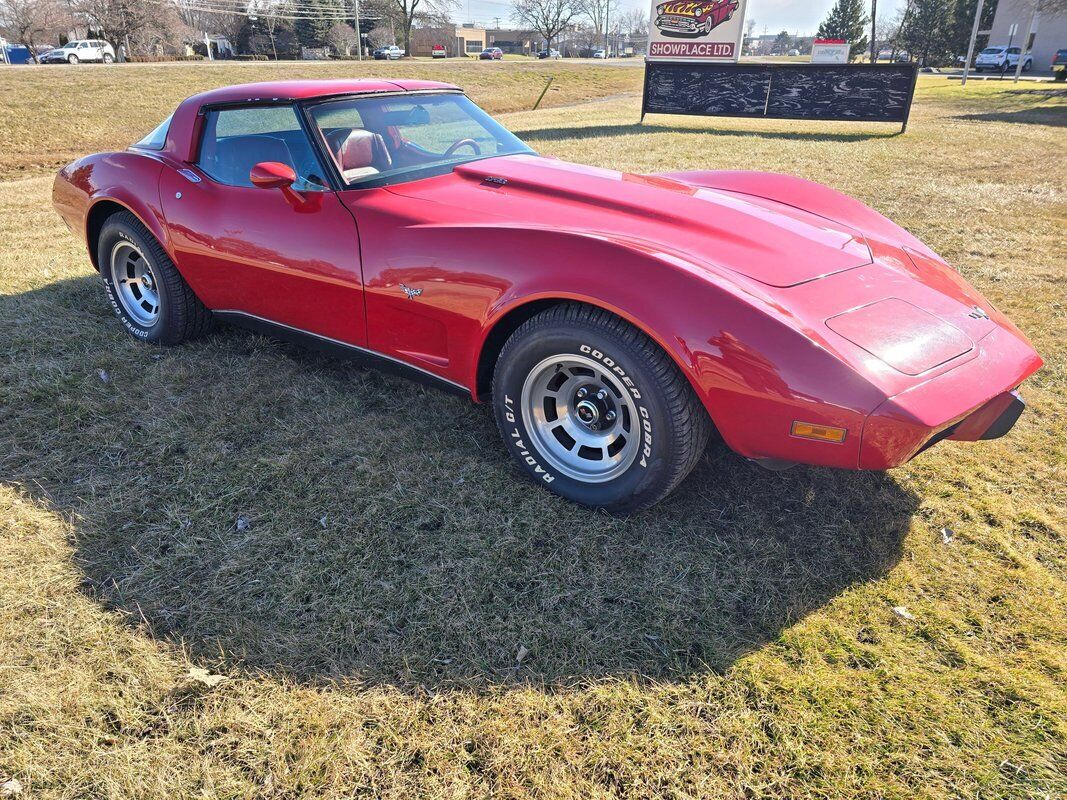 Chevrolet-Corvette-1979-Red-Red-133416-1