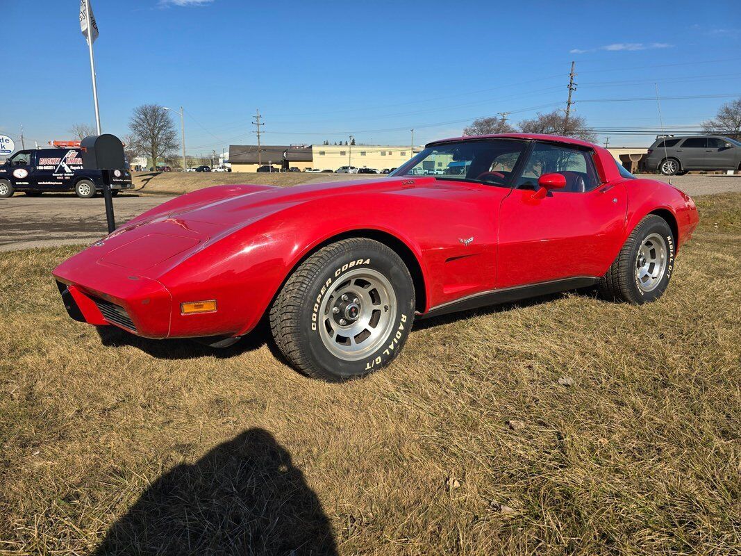 Chevrolet-Corvette-1979-Red-Red-133416-12