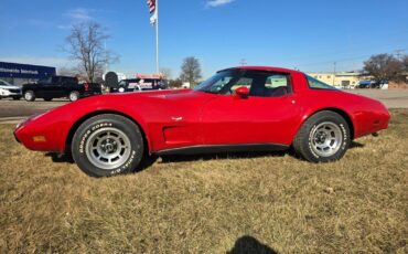 Chevrolet-Corvette-1979-Red-Red-133416-13