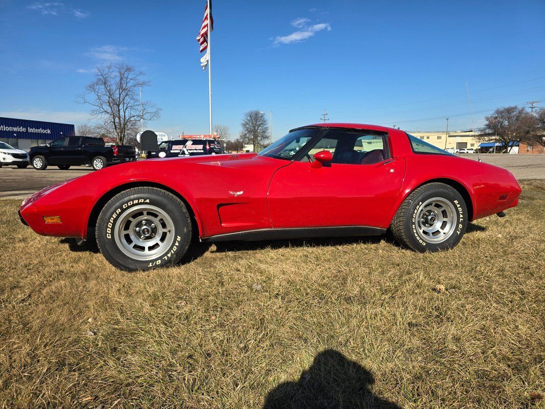 Chevrolet-Corvette-1979-Red-Red-133416-13