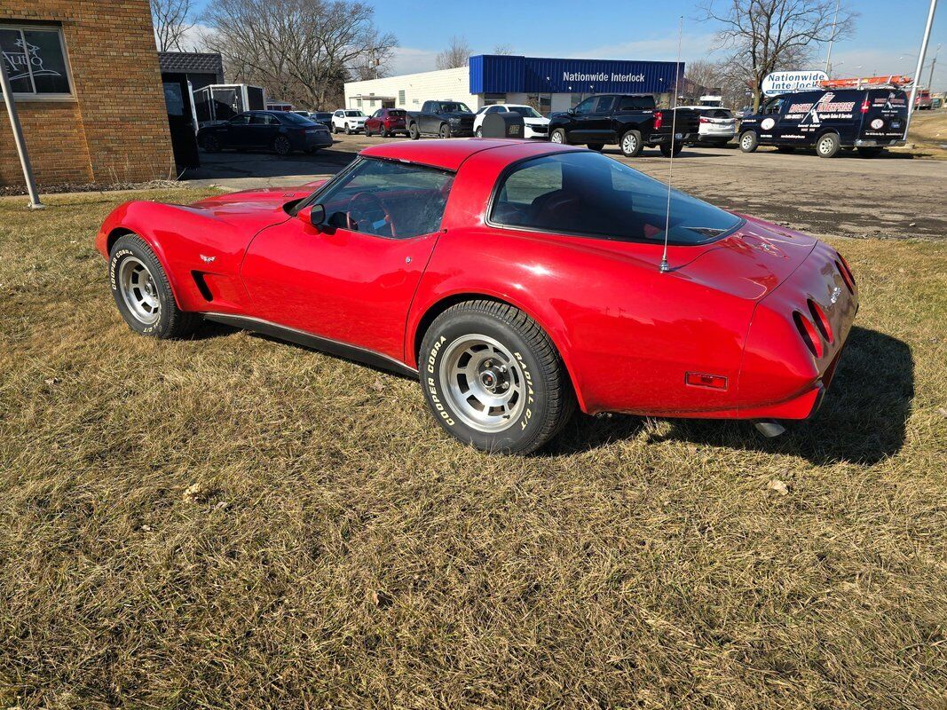 Chevrolet-Corvette-1979-Red-Red-133416-17