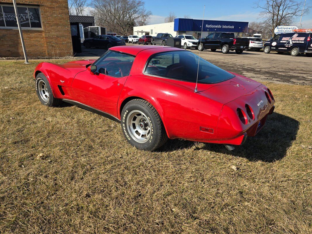 Chevrolet-Corvette-1979-Red-Red-133416-20