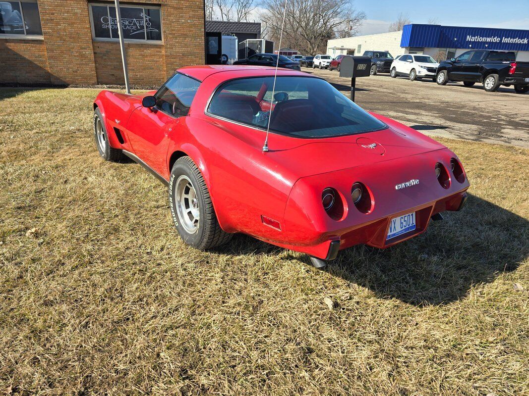 Chevrolet-Corvette-1979-Red-Red-133416-21